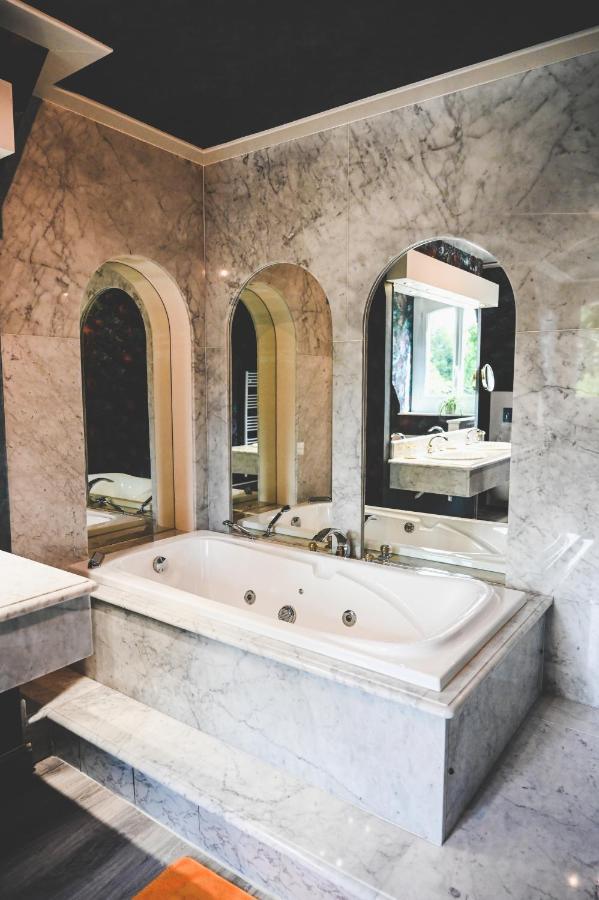 La Fontaine Dort Bed & Breakfast Tessy-sur-Vire Eksteriør bilde